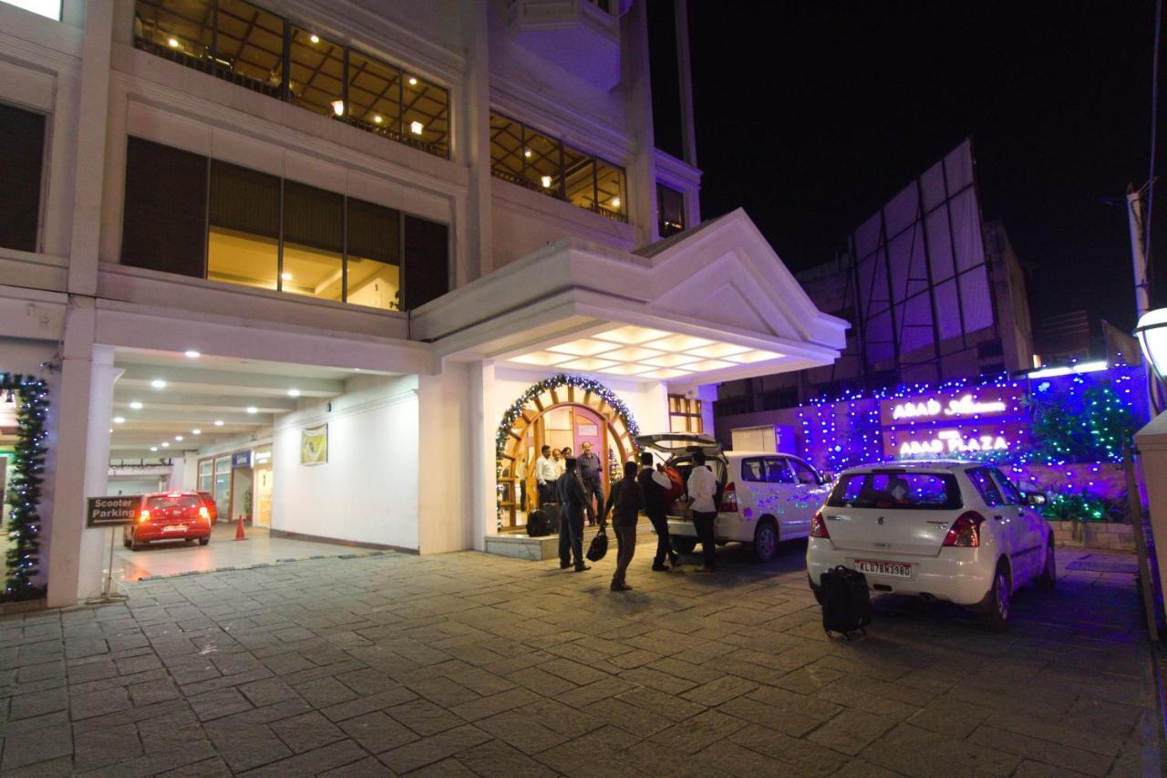 Hotel Abad Plaza Kochi Exterior photo