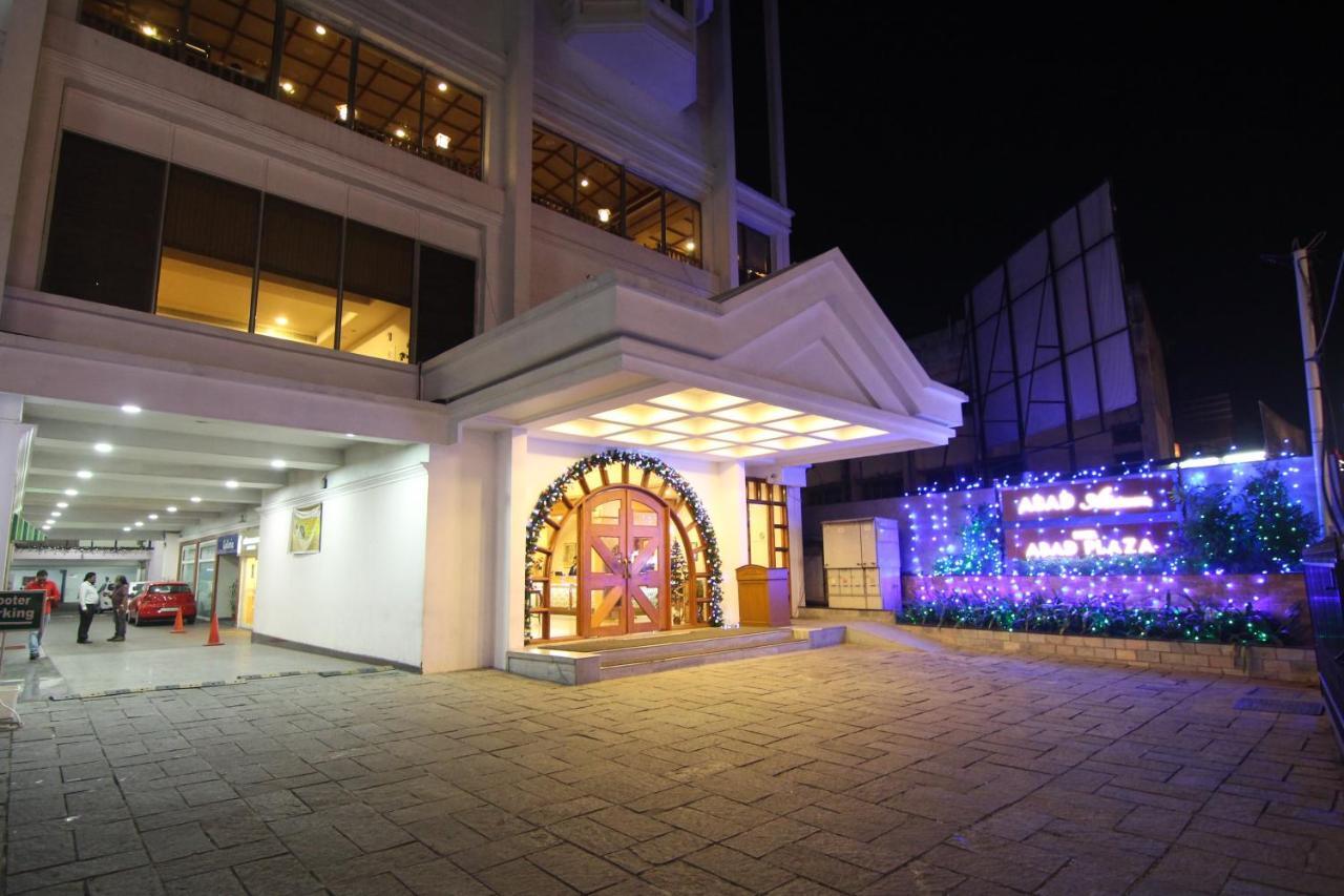 Hotel Abad Plaza Kochi Exterior photo